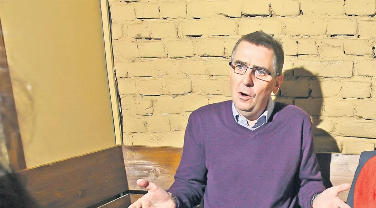 Britanicii din România iau atitudine după ce presa insulară ne-a catalogat drept un «popor de cerşetori şi infractori»: "Cei care scriu sunt doar o adunătură de idioți!"