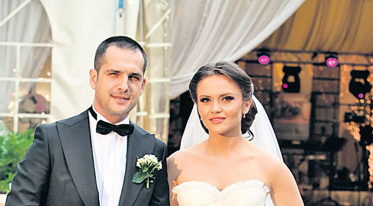 Mădălin Ionescu e supărat pe hoţii care i-au spart casa: «E semn rău că i-au furat soţiei verigheta?»