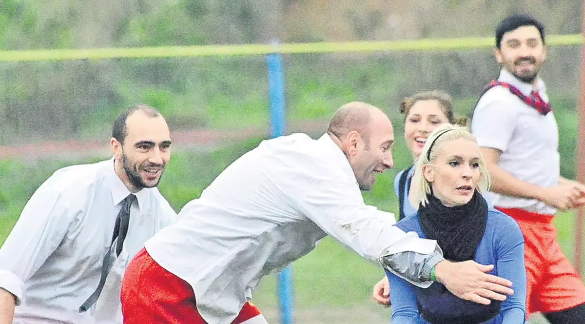 Rugby în fuste şi cu cravate | FOTO