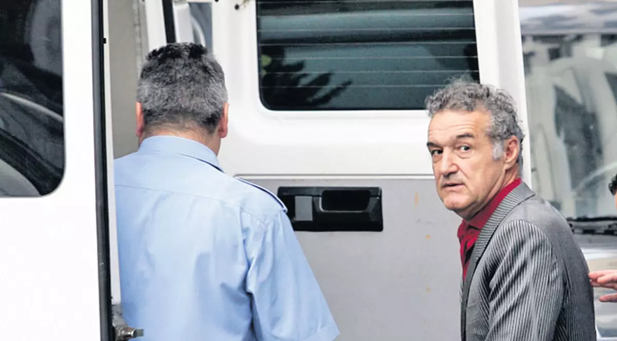 Motivul pentru care Gigi Becali a fost condamnat în dosarul privind sechestrarea hoţilor care i-au furat maşina