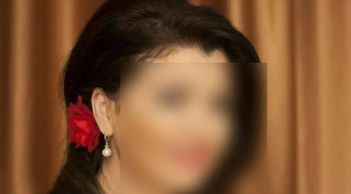 O CÂNTĂREAŢĂ DE MUZICĂ POPULARĂ E LA UN PAS SĂ-ŞI PIARDĂ VEDEREA! Vezi de ce RISCĂ SĂ RĂMÂNĂ FĂRĂ OCHIUL STÂNG!