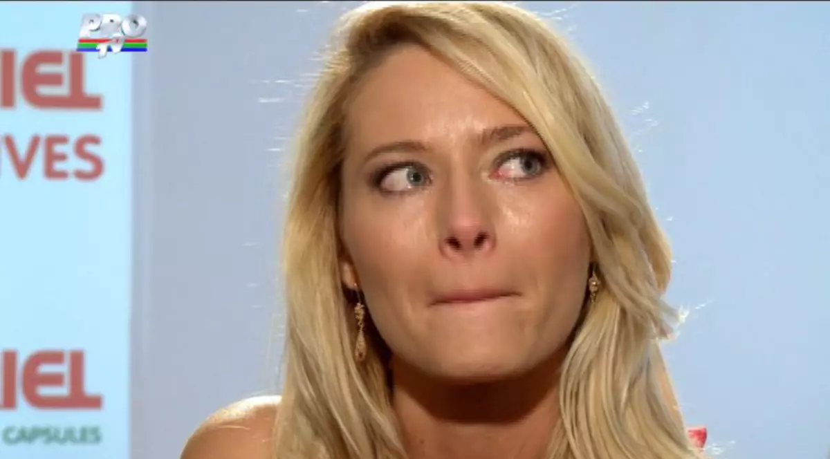 LAURA COSOI nu s-a mai PUTUT CONTROLA! A IZBUCNIT ÎN LACRIMI la o oră de MAXIMĂ AUDIENŢĂ!