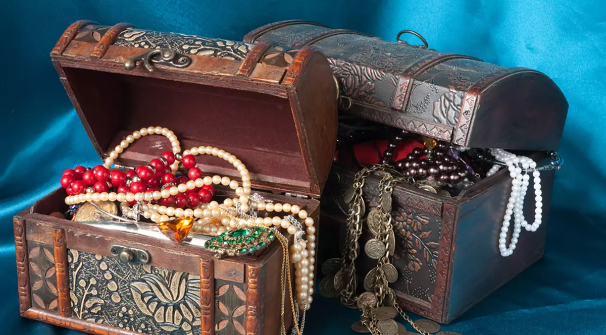 Ţeapă! Acciza pe lux nu acoperă gaura din bugetul statului