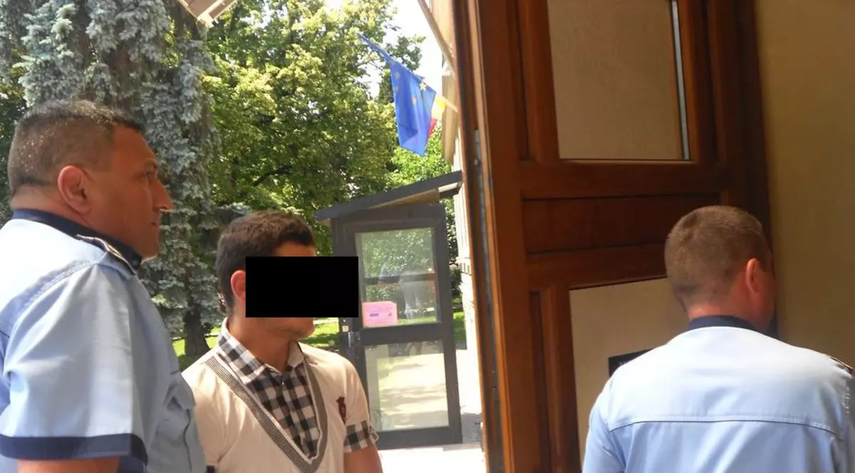 Condamnat la 18 ani de închisoare după ce a ucis o bătrână care l-a rugat să dea muzica mai încet