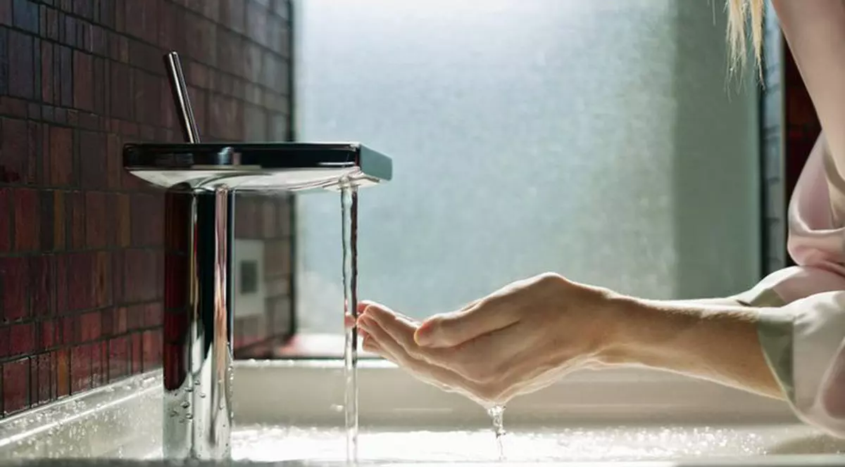 alimentarea cu apă caldă şi căldură