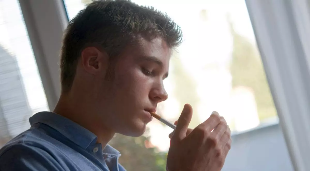 Ce schimbare plănuiesc englezii pentru a face ţigările mai puţin atractive