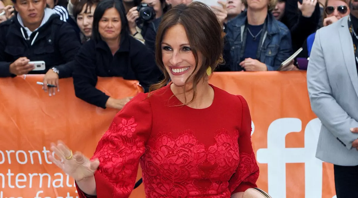 Julia Roberts, abuzată fizic de tatăl vitreg