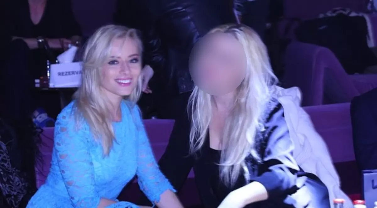 Laura Cosoi şi sora ei, ASEMĂNARE IZBITOARE! Care ţi se pare mai frumoasă? | FOTO ÎN ARTICOL