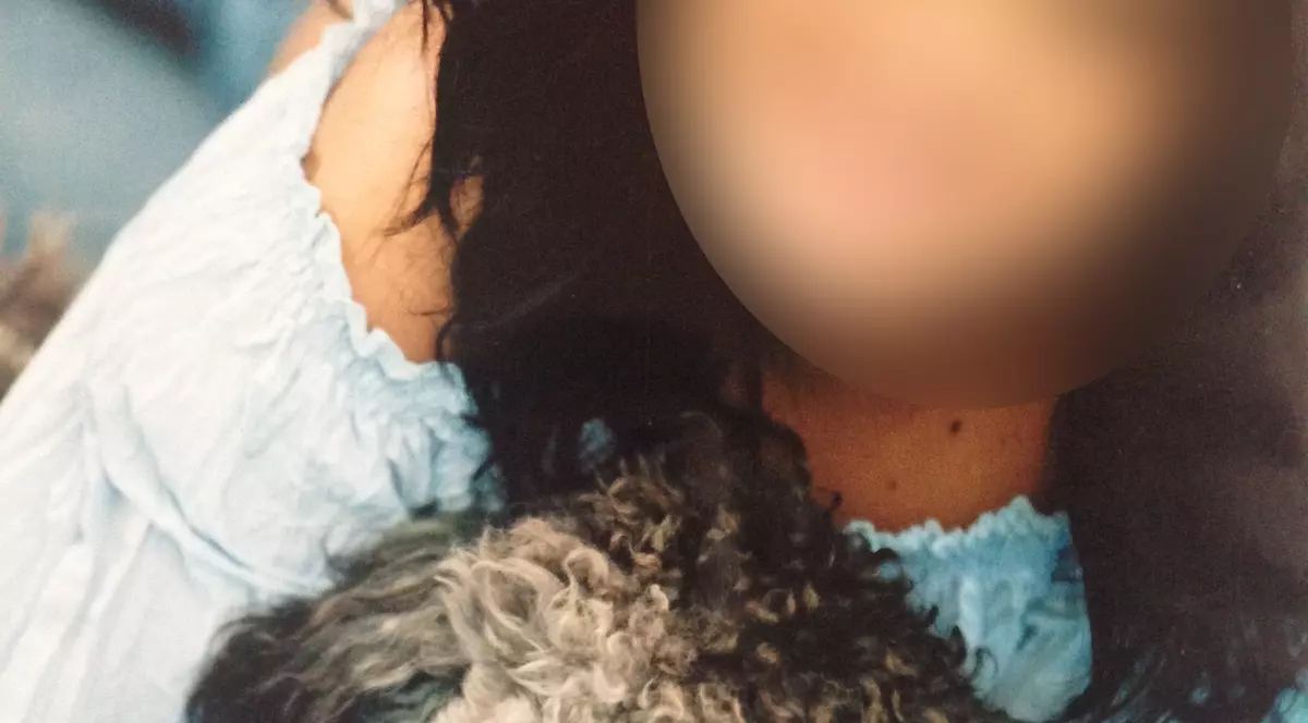 Acum PREZINTĂ ŞTIRILE, dar, când era studentă, A MUNCIT PE BRÂNCI