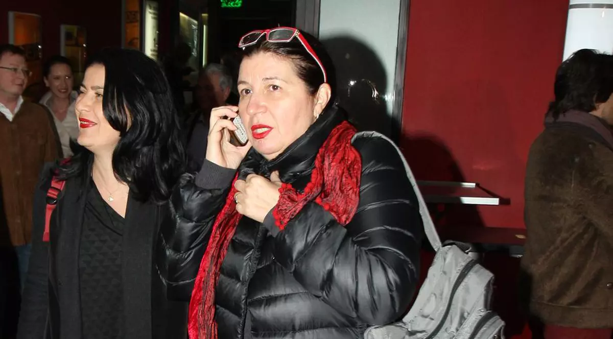 Magda Catone şi-a asortat doliul cu pantofi "Al Capone”