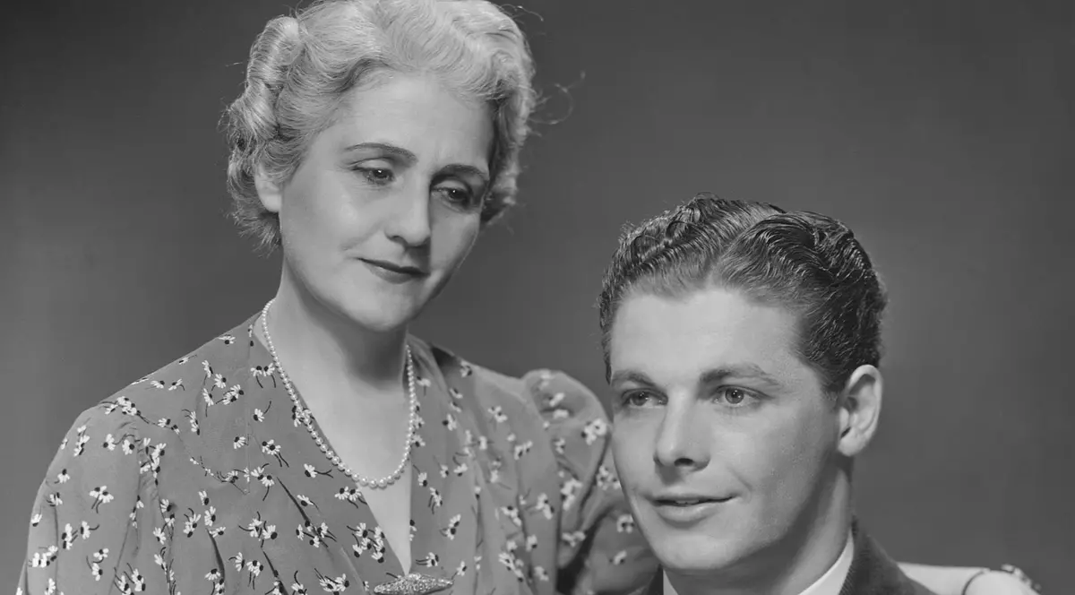 S-a demonstrat ştiinţific! Mama este modelul după care se ghidează un bărbat pentru alegerea nevestei 