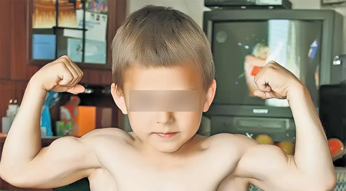 Micul Hercule, pus iar să tragă de fiare | VIDEO