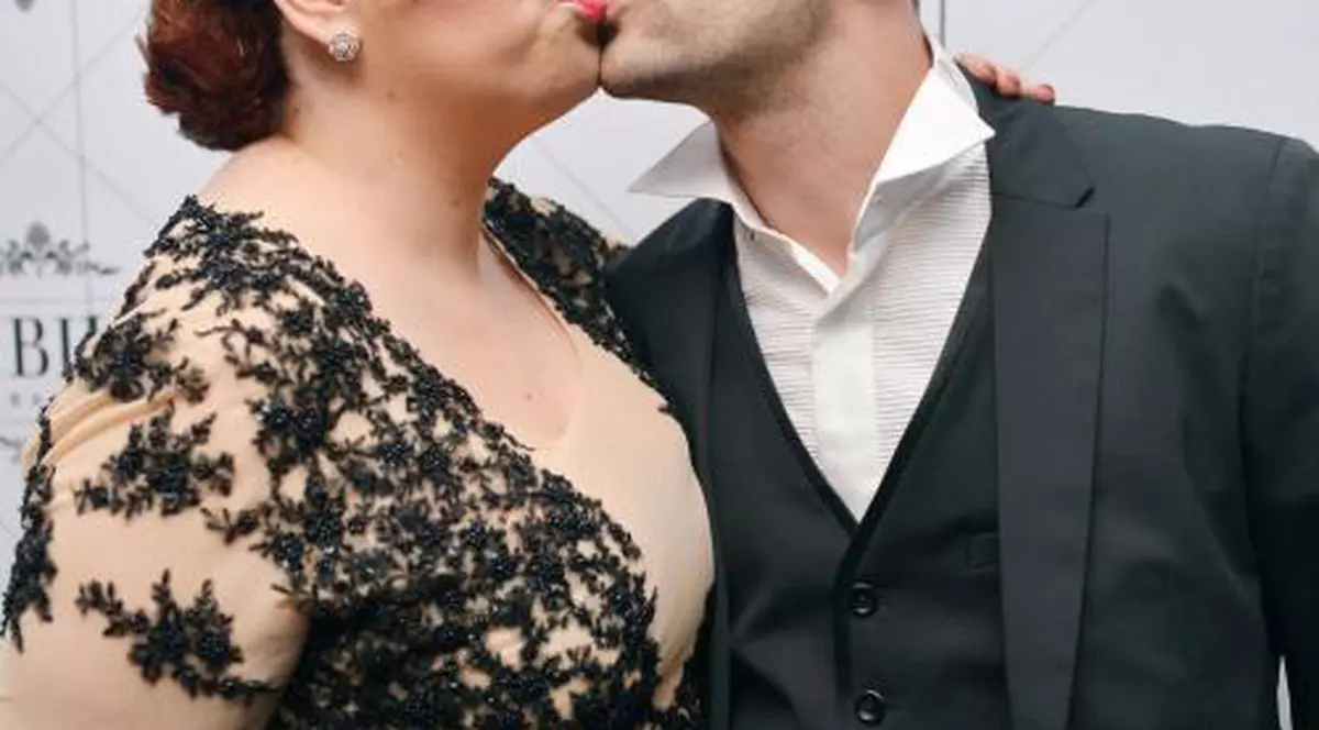 IUBITUL Oanei Roman, GURĂ SPARTĂ! A dezvăluit, DIN GREŞEALĂ, NUMELE VIITORILOR NAŞI!