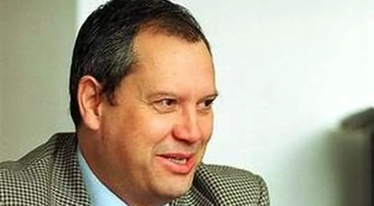 UITE CUM ARATĂ ŞI CE FACE SOŢIA SINGURULUI ROMÂN CARE A AJUNS ÎN SPAŢIU! ÎI LEAGĂ UN MARIAJ DE 39 DE ANI!