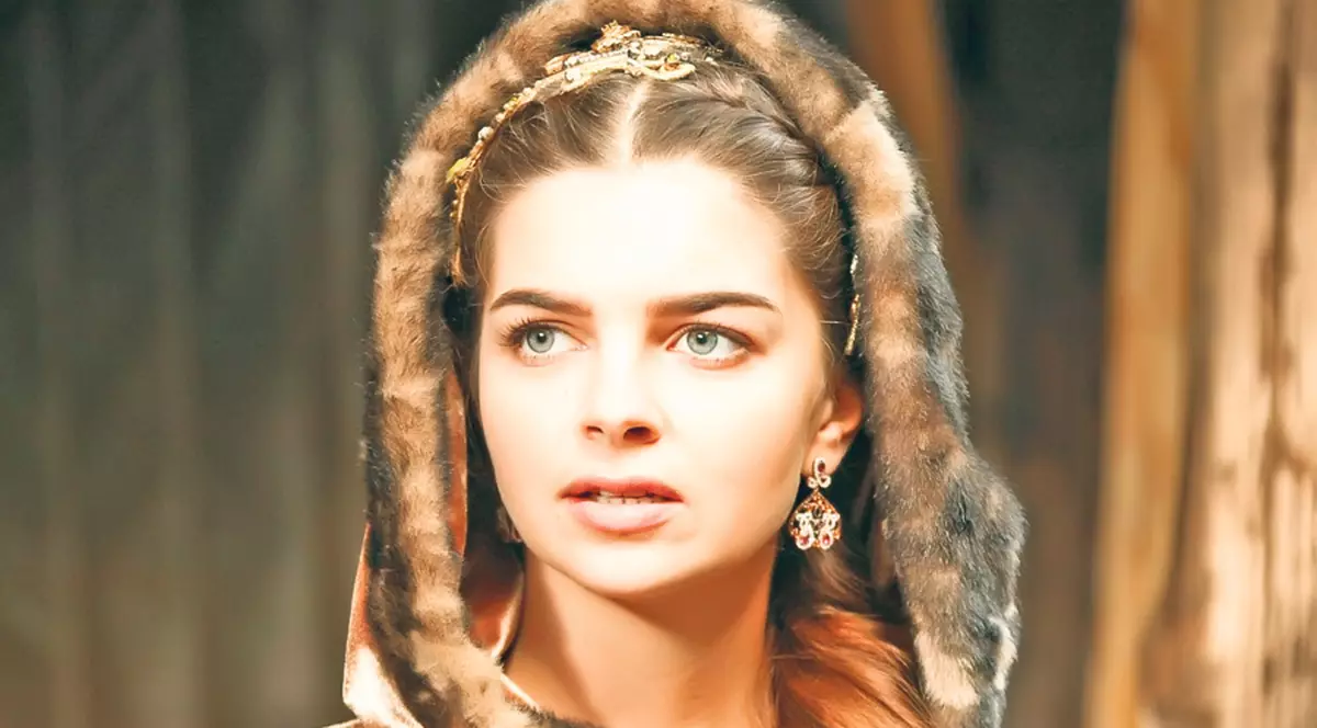 INTERVIU | Pelin Karahan, interpreta sultanei Mihrimah din "Suleyman Magnificul": «Ochii spun multe despre fiecare om!»