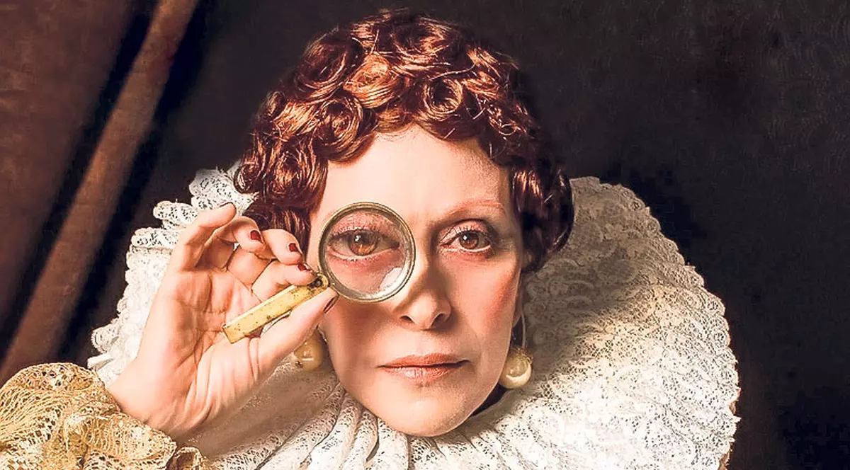 Prinţesa Lia a pozat ca o regină medievală