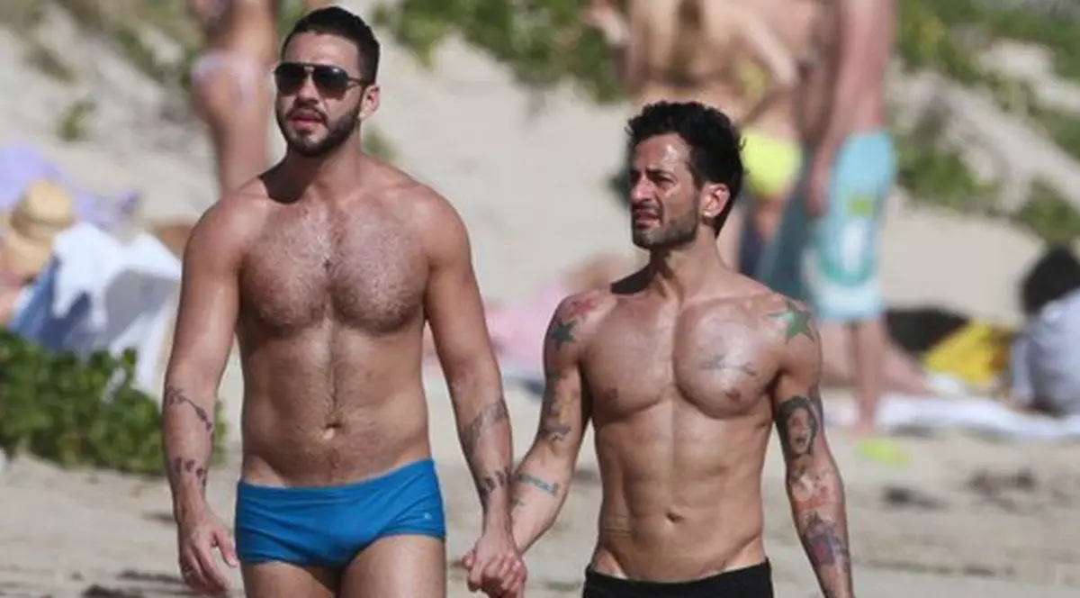 Poze: Vedete gay în ipostaze intime