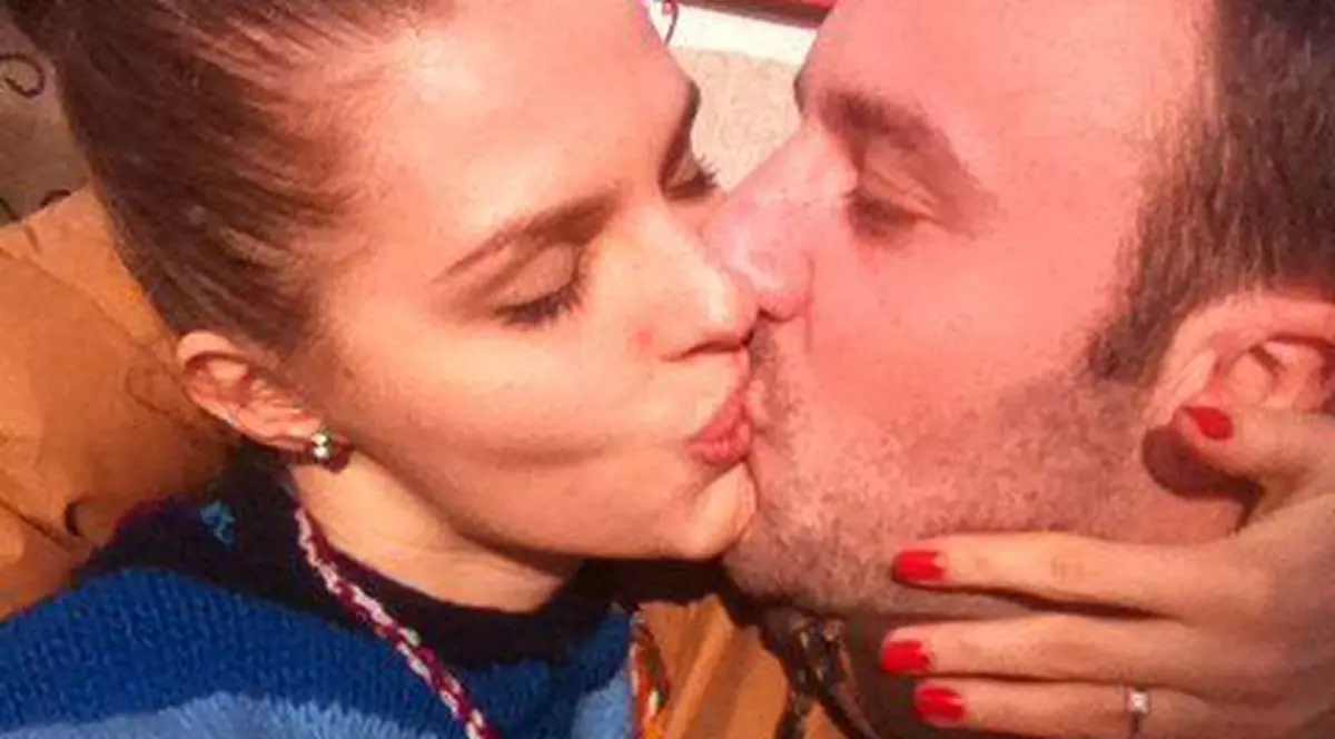 BUCURIE FĂRĂ LIMITE! O CÂNTĂREAȚĂ DE LA NOI, CERUTĂ ÎN CĂSĂTORIE chiar în AJUNUL CRĂCIUNULUI