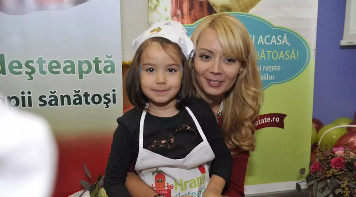 Soţia premierului, CADOU INEDIT pentru părinţi