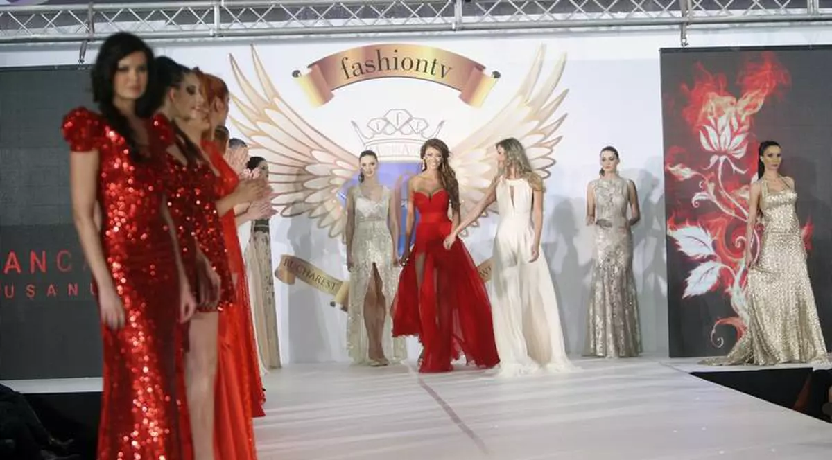 Bianca Drăguşanu, CRIZE DE NERVI ÎN CULISELE PREZENTĂRII EI DE MODĂ! Vezi CUM A ŢIPAT ŞI A JIGNIT MANECHINELE!