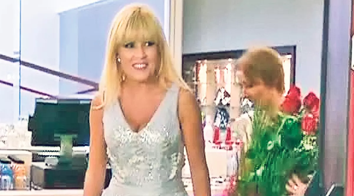 Elena Udrea a serbat împlinirea a 40 de ani de viaţă alături de familia Băsescu: «M-am uitat în oglindă: nu s-a schimbat mare lucru»