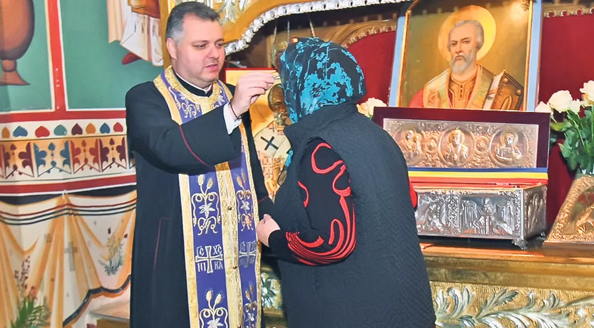 Preotul Emil Nedelea Cărămizaru: «O femeie s-a vindecat de cancer după ce s-a rugat la Sf. Nicolae» | FOTO
