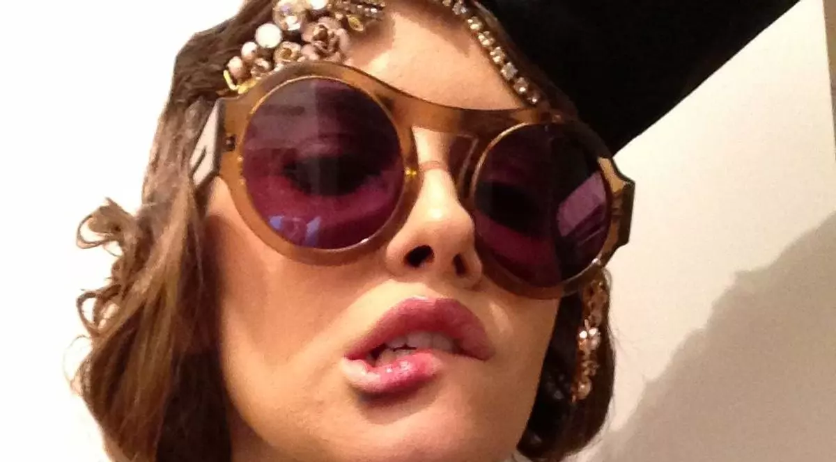 ATENŢIE, IULIA ALBU! O vedetă TE COPIAZĂ până în CEL MAI MIC DETALIU | FOTO