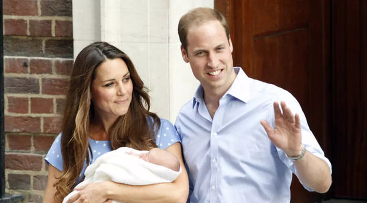 VESTE NEAŞTEPTATĂ de la GINECOLOGUL FAMILIEI REGALE, cel care a ajutat-o pe Kate Middleton să-l aducă pe lume pe prinţişorul George!