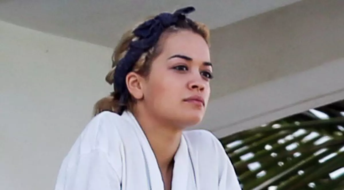 Cântăreaţa britanică Rita Ora, dată afară din casă 