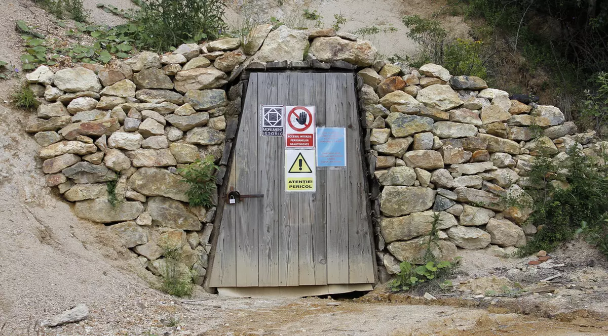 LOVITURĂ DE TEATRU! Proiectul Roşia Montană este afectat