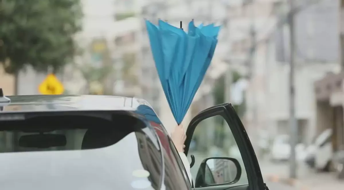 Japonezii au reinventat umbrela! VIDEO 