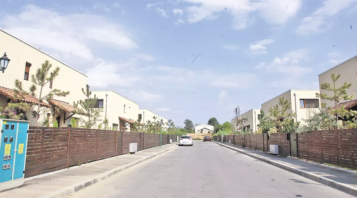 EXCLUSIV | În loc de case, au datorii!