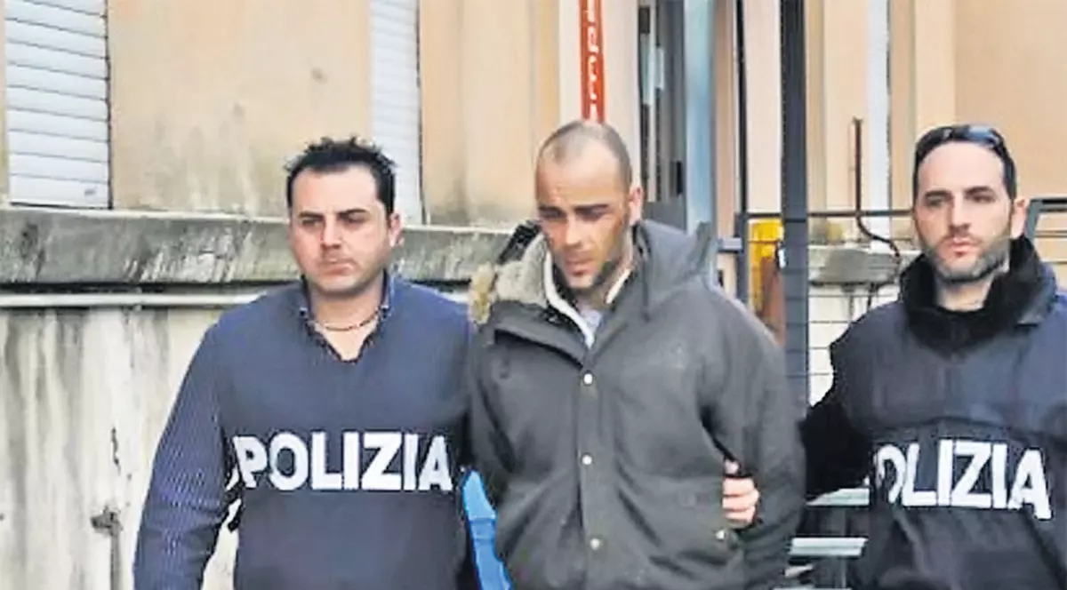 Tragedie într-o familie de români stabilită în italia! Mamă şi fiu, împuşcaţi pentru că au întârziat plata chiriei