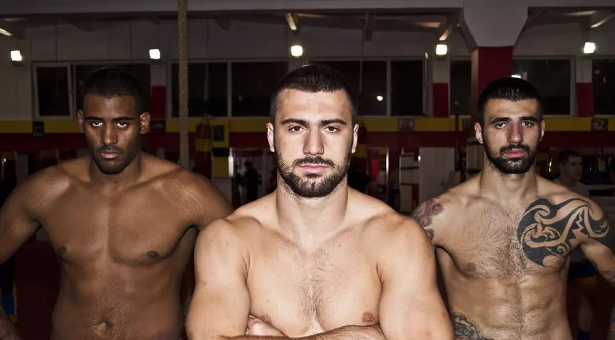 Vedetele din Superkombat se antrenează sâmbătă în faţa fanilor