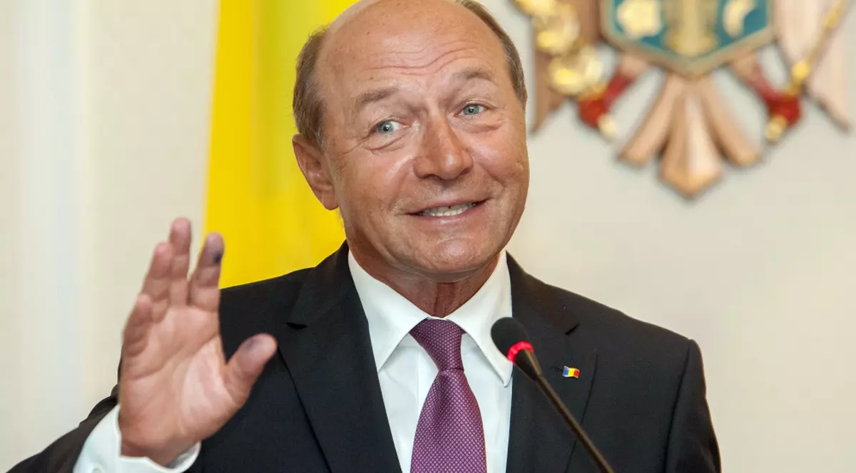 Nu ESTE O FARSĂ! Din 2016 Băsescu va fi... Continuarea te VA LĂSA MASCĂ