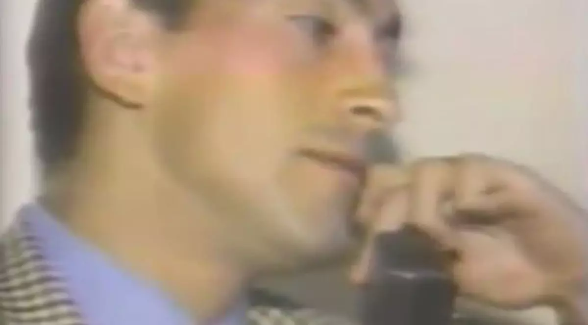IMAGINI SENZAŢIONALE CU ILIE DUMITRESCU! "Alo? Sunt Ilie Dumitrescu! My name is Ilie Dumitrescu! Aloooo, P***A M*-TII!" VIDEO