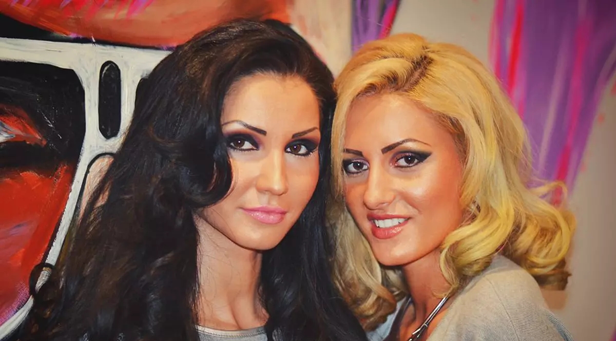 Betty şi Andra, de la trupa Like Chocolate, pregătesc un nou videoclip! Uite ce au făcut înainte de filmări | FOTO