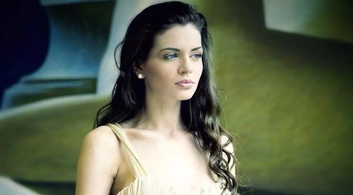 ATENŢIE, ROMÂNI! MONICA GABOR ARE UN MESAJ PENTRU VOI!