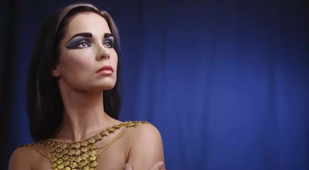Scârbos: Iată cu ce se machiau femeile din antichitate