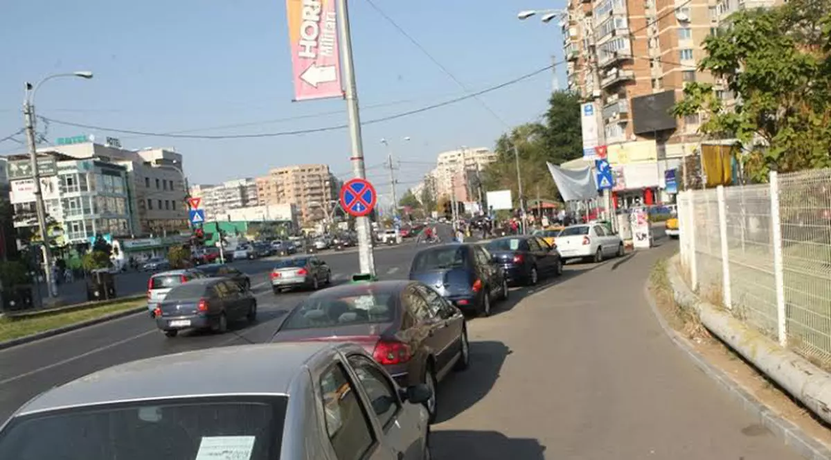 Gata cu vânzarea maşinilor pe trotuare! 