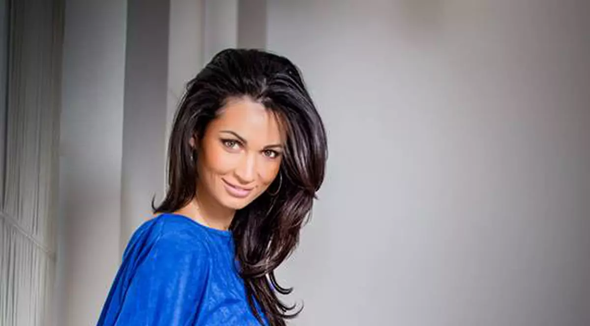 Nicoleta Luciu S-A ÎNGRĂŞAT ATÂT DE MULT, încât nici nu vrea să audă de cântar: "N-am curaj să mă urc pe cântar, aş albi"