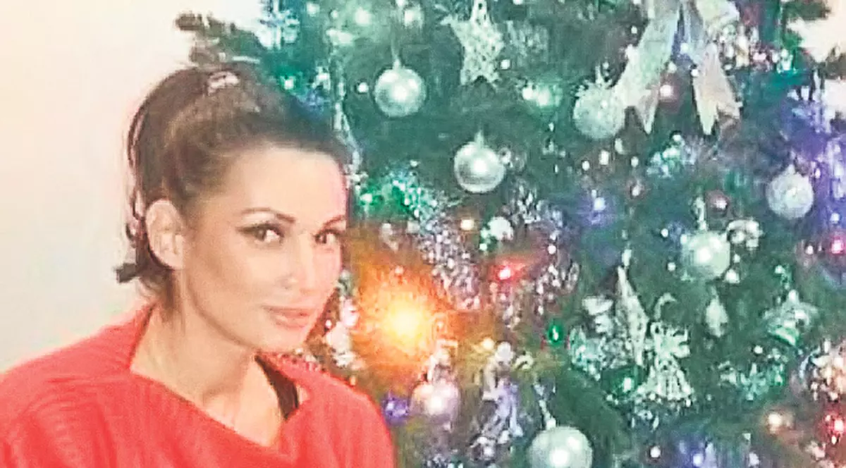 EXCLUSIV! Nicoleta Luciu: «O să ţin 3 luni bradul împodobit!» | FOTO