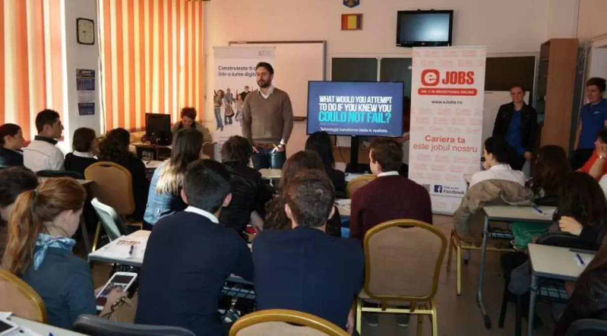 Un studiu făcut recent în România arată DE CE INTRĂ LICEENI PE INTERNET