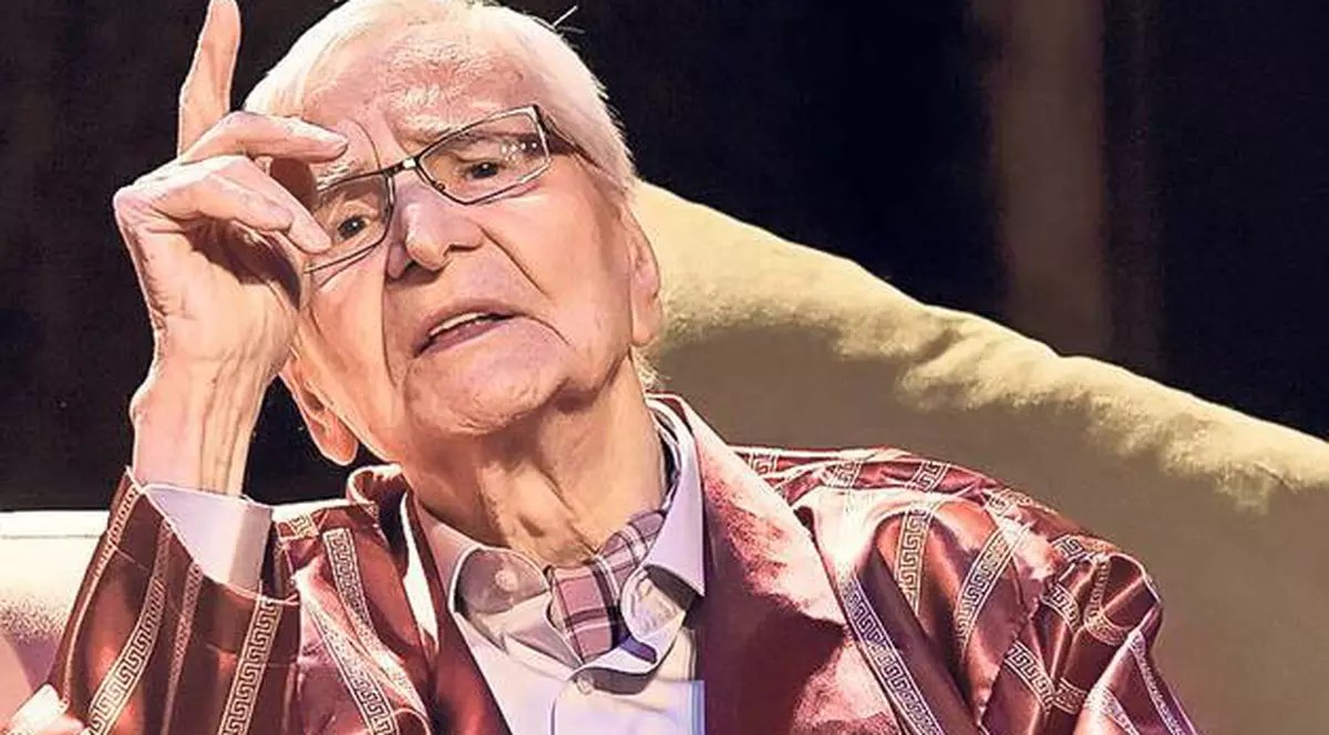 Radu Beligan împlineşte azi 95 de ani! TRANSMITE-I O URARE AICI