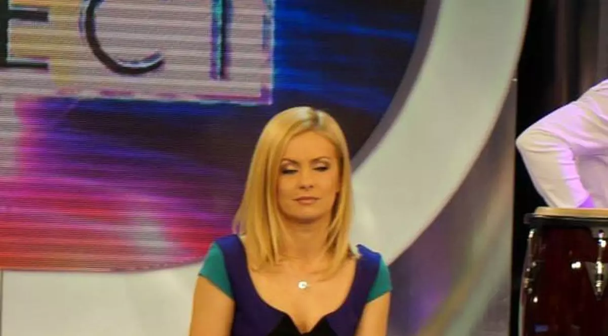 MAMĂ, MAMĂ, CE MAI RITM! UITE CE BINE DANSEAZĂ LATINO SIMONA GHERGHE! | FOTO