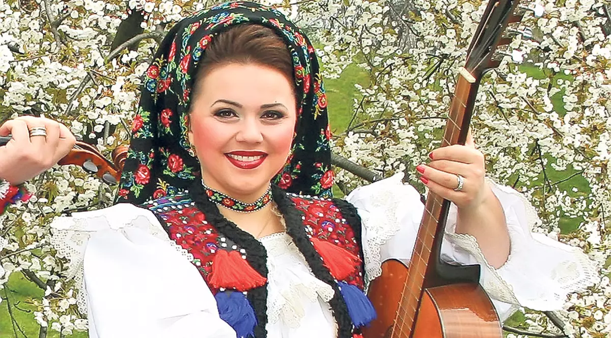 Cornelia Rednic: "Spăl cămăşile populare doar în lighean!"