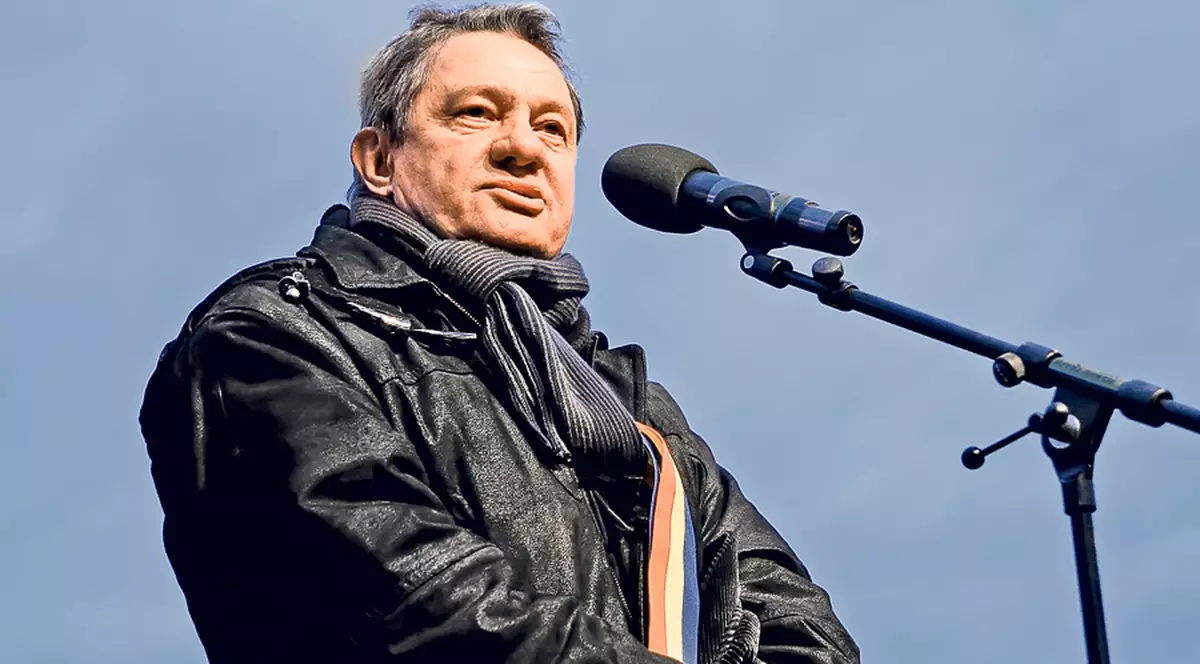 Văduva şi fiul lui Emil Hossu şi-au împărţit moştenirea