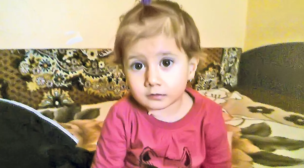 Florina trebuie să ajungă la München! Fetiţa cu 5 operaţii pe inimă are nevoie de 2.500 € pentru control