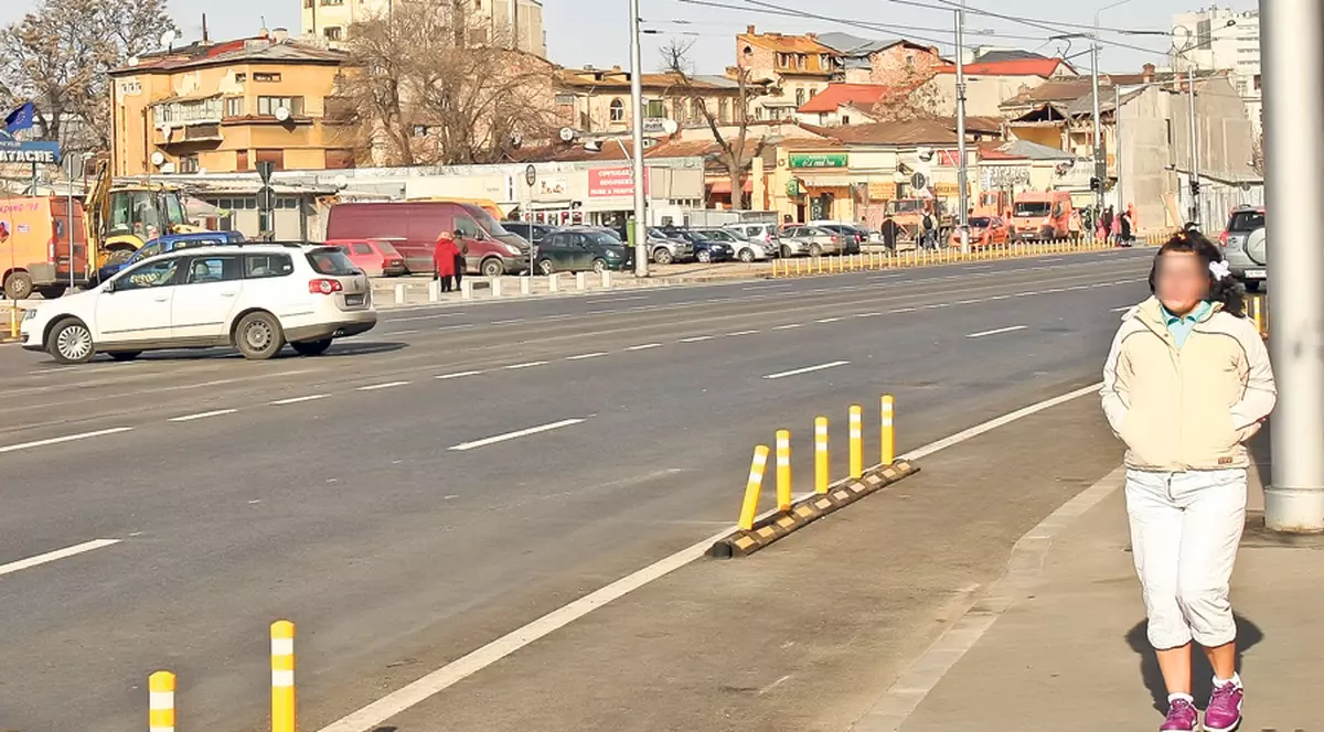 EXCLUSIV | Prostituatele de pe artera Buzeşti-Berzei-Uranus şi-au mărit TARIFELE! Explicaţia lor este de-a dreptul INCREDIBILĂ