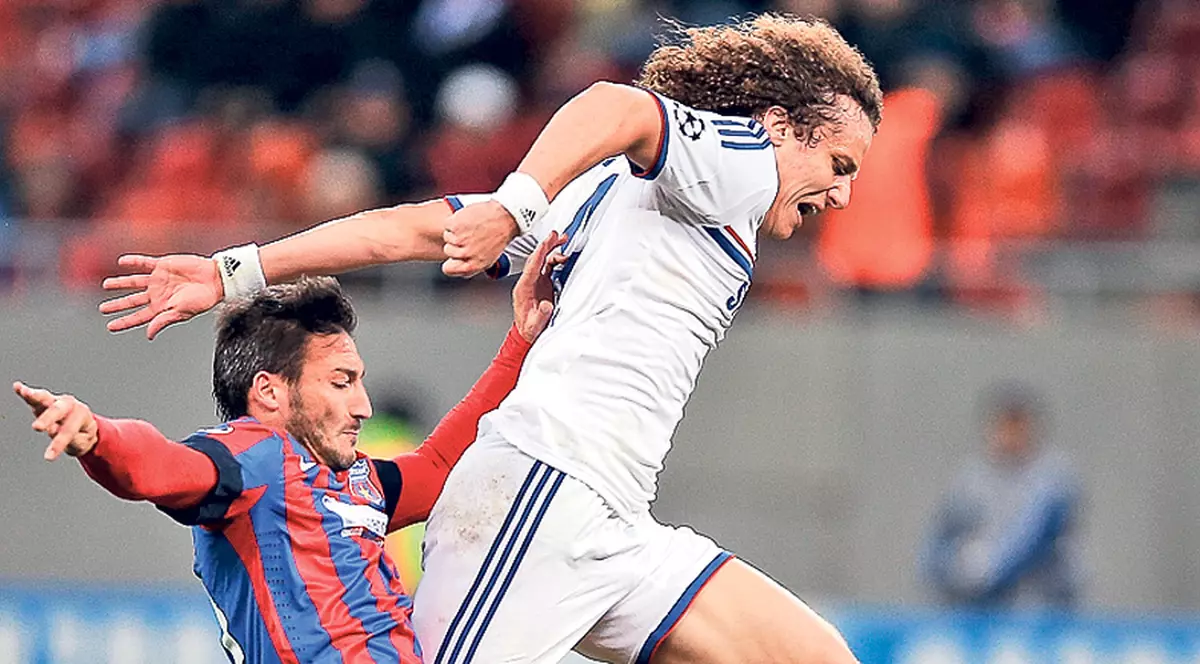 Steaua l-a vrut pe David Luiz!